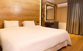 Esin Hotel